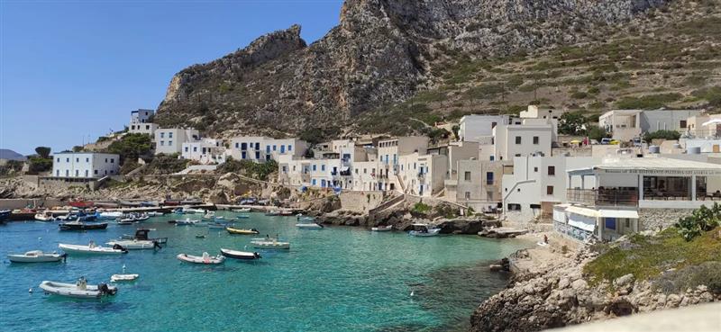 Makari: Storia Antica, Mare Infinito e la Sigla Che Ti Porta laggiù