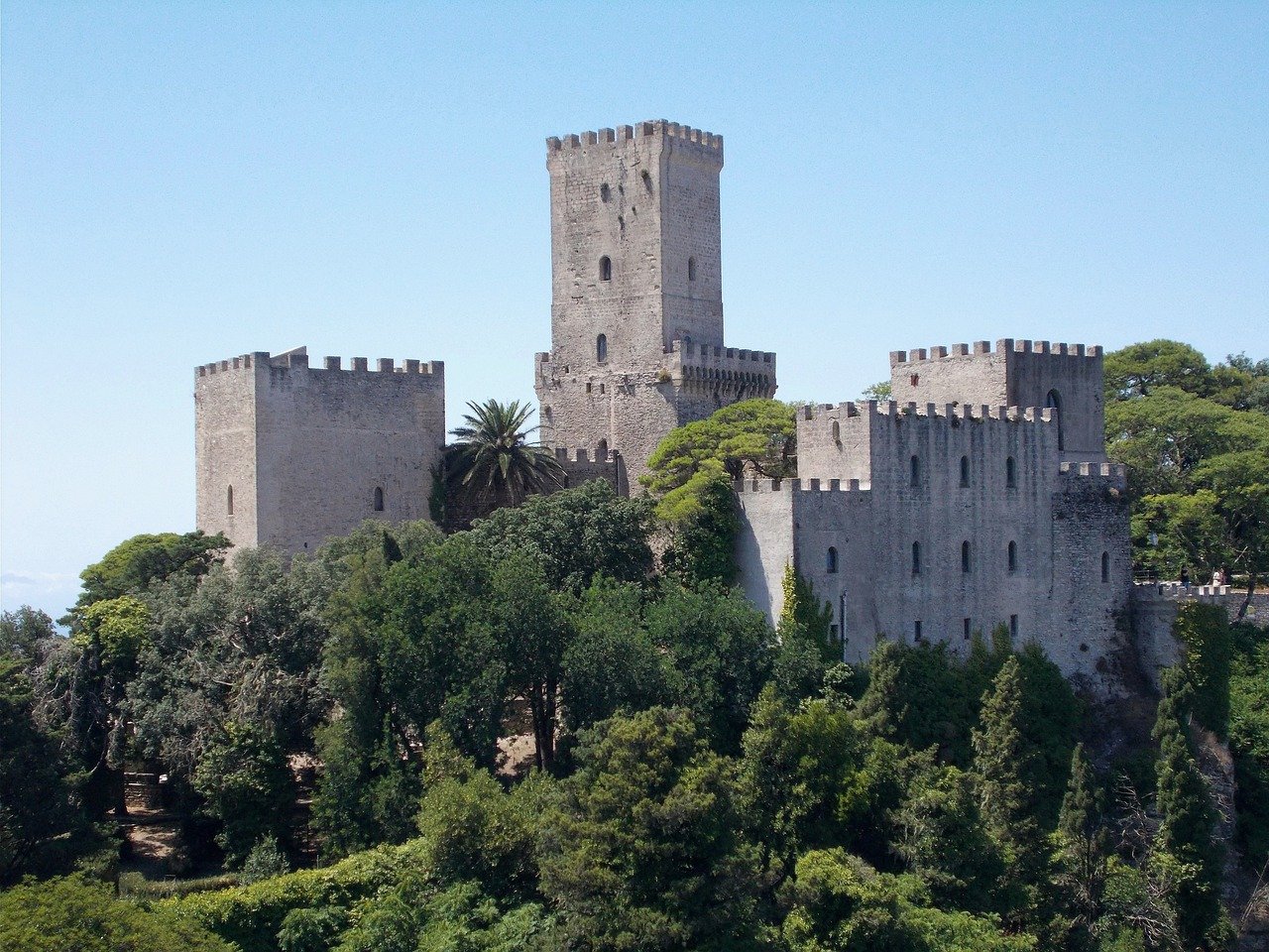 Erice un borgo medioevale sulle alture della Sicilia