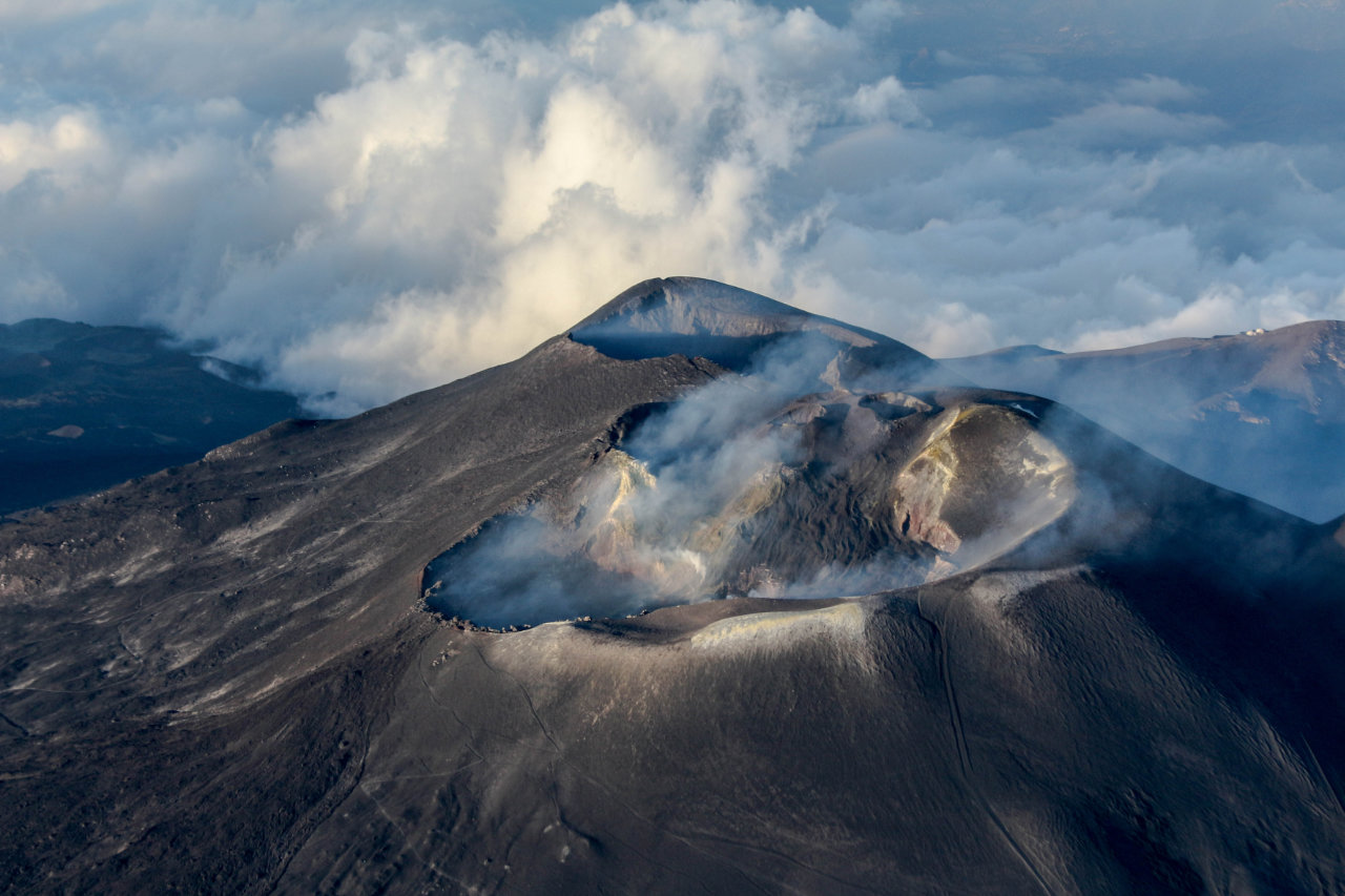 Etna: il gigante che respira, tra mito, fuoco e meraviglia
