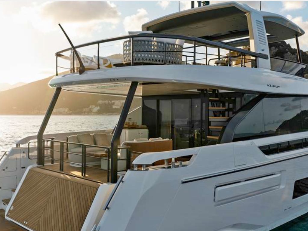 Azimut Fly 82