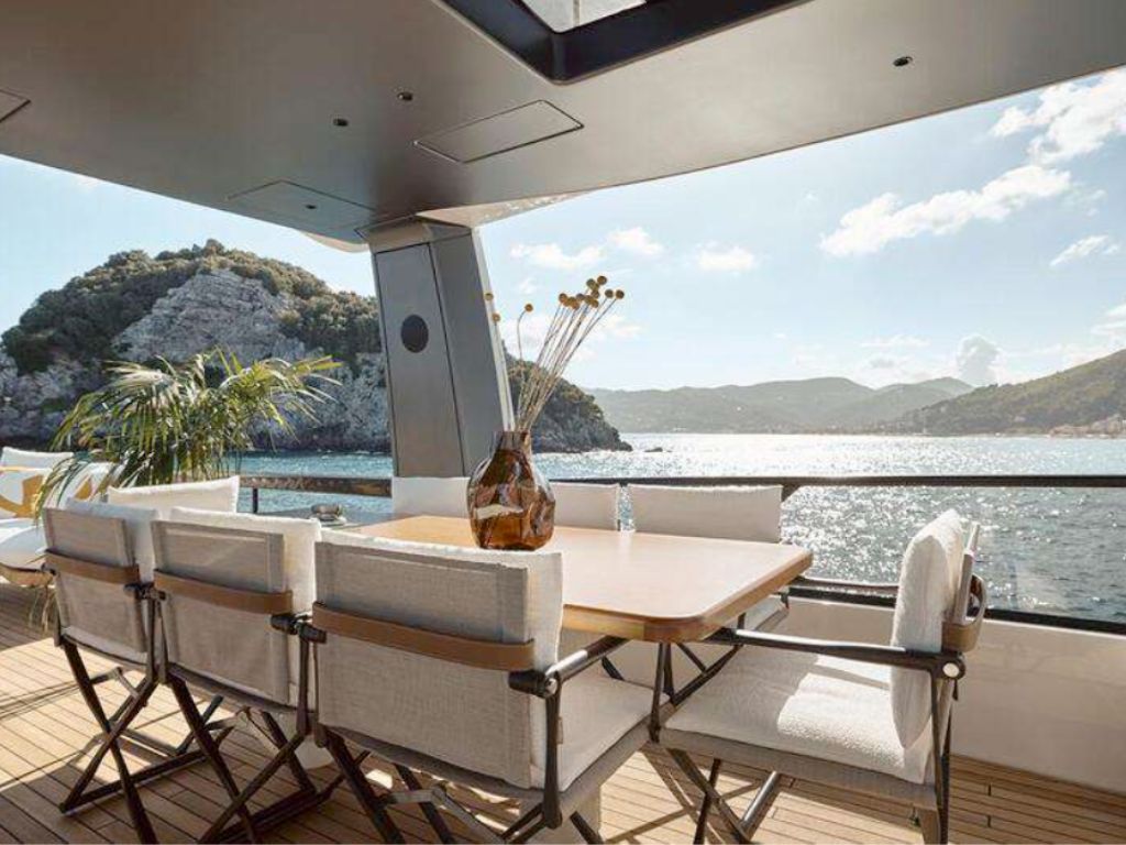 Azimut Fly 82