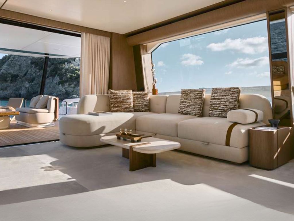 Azimut Fly 82