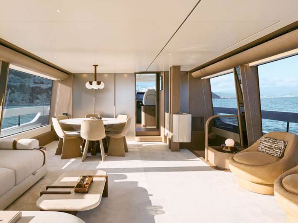 Azimut Fly 82