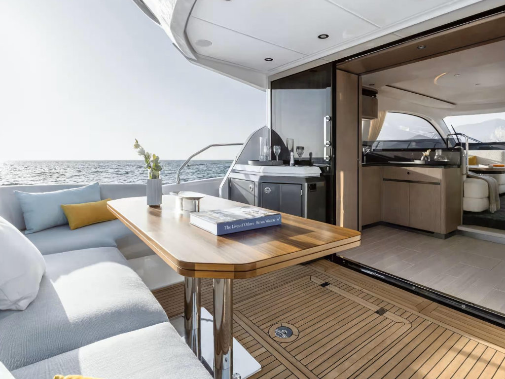 Azimut 53 Fly