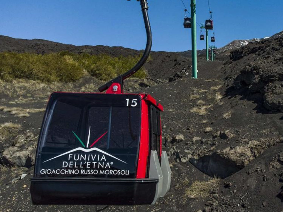 Etna panoramico in funivia: biglietto A/R fino a 2500 m