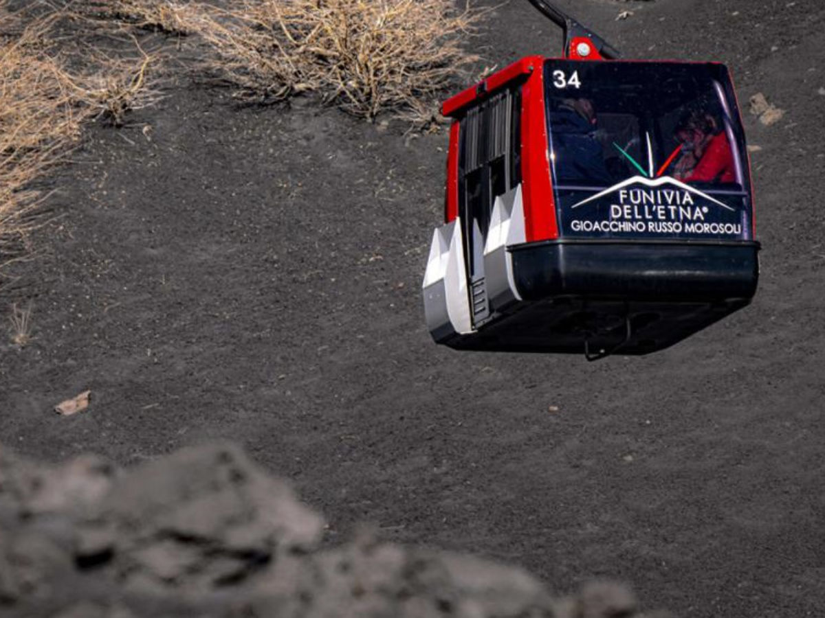 Etna panoramico in funivia: biglietto A/R fino a 2500 m