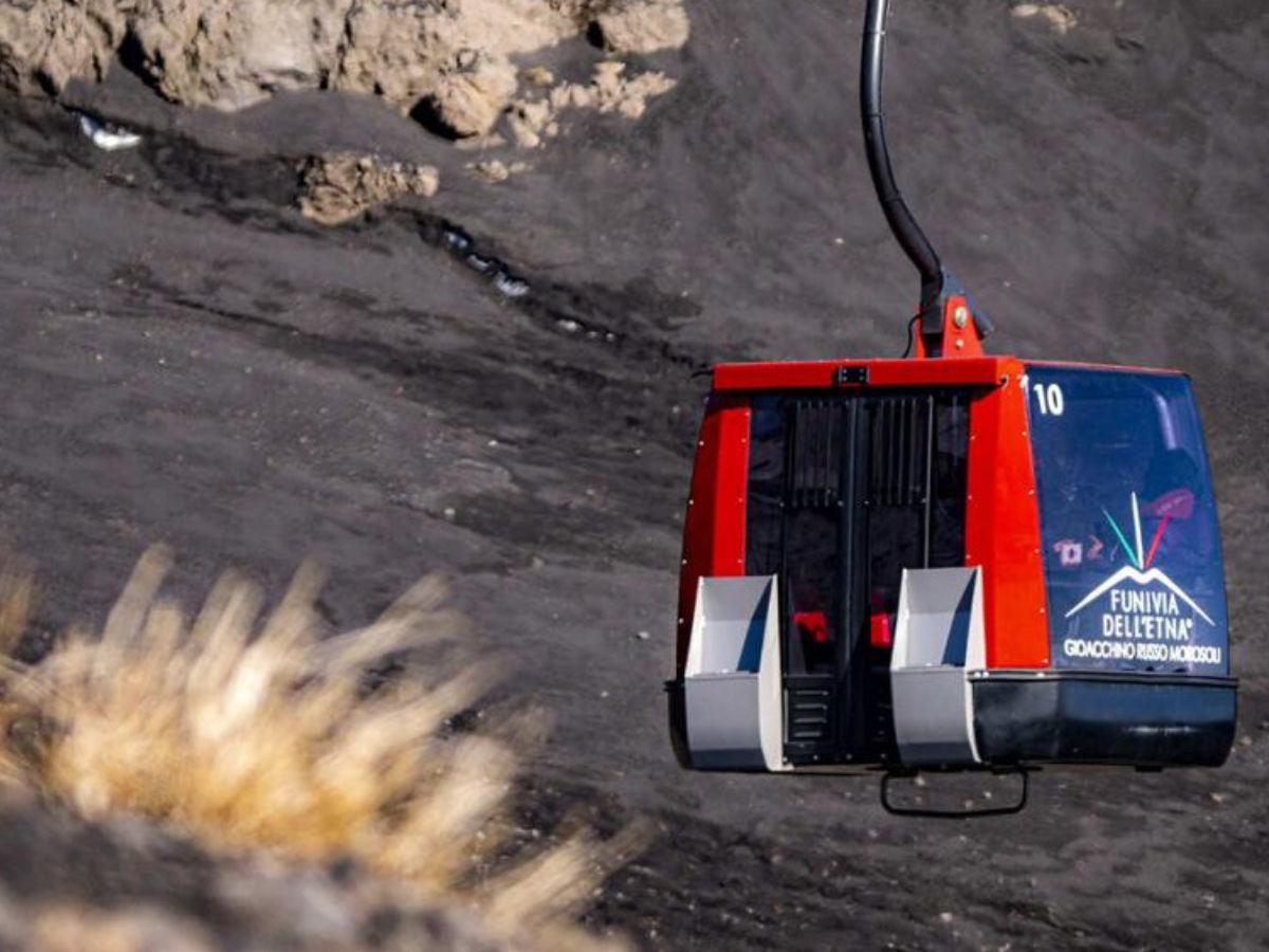 Etna panoramico in funivia: biglietto A/R fino a 2500 m