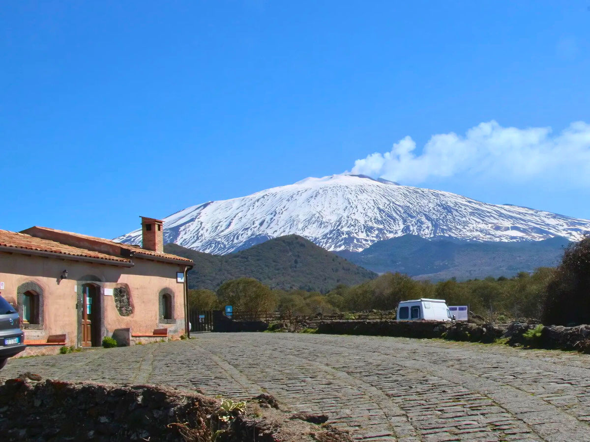 Etna bike ad anello con degustazione: Grilli - Minardo