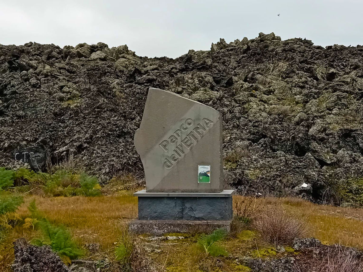 Tour in bici Bronte Maletto percorso impegnativo tra lava, boschi e panorami con degustazione