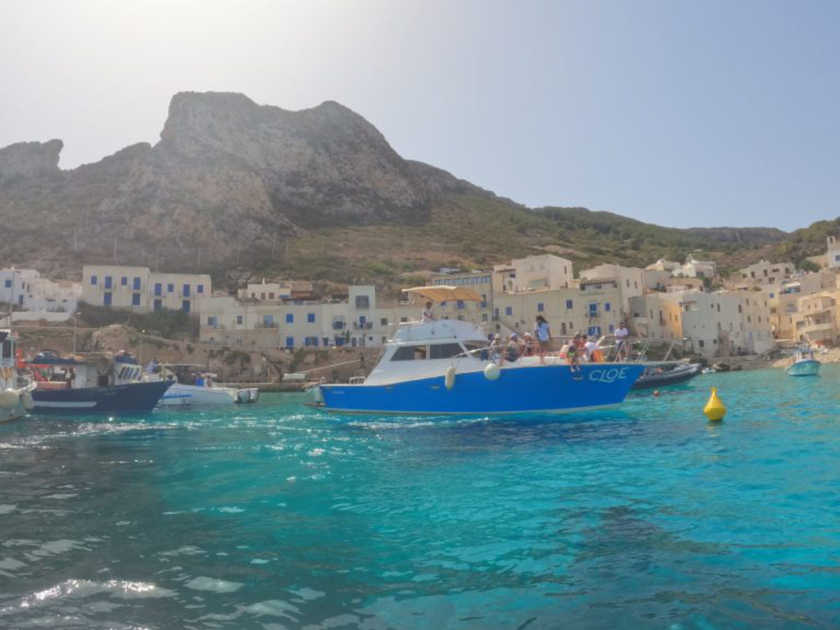 Favignana e Levanzo in Yacht: escursione esclusiva tra le Isole Egadi