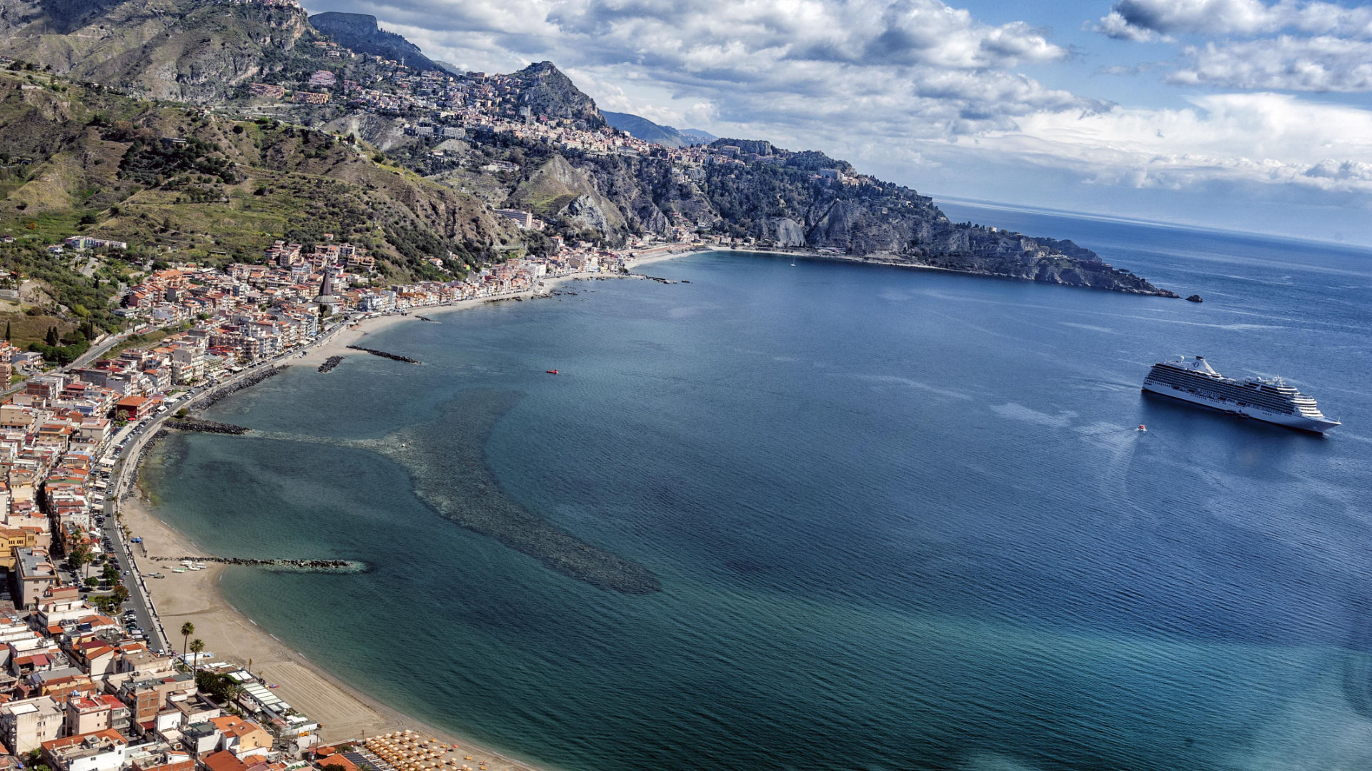 Emozioni dal Cielo: Tour Privato su Taormina e l’Etna