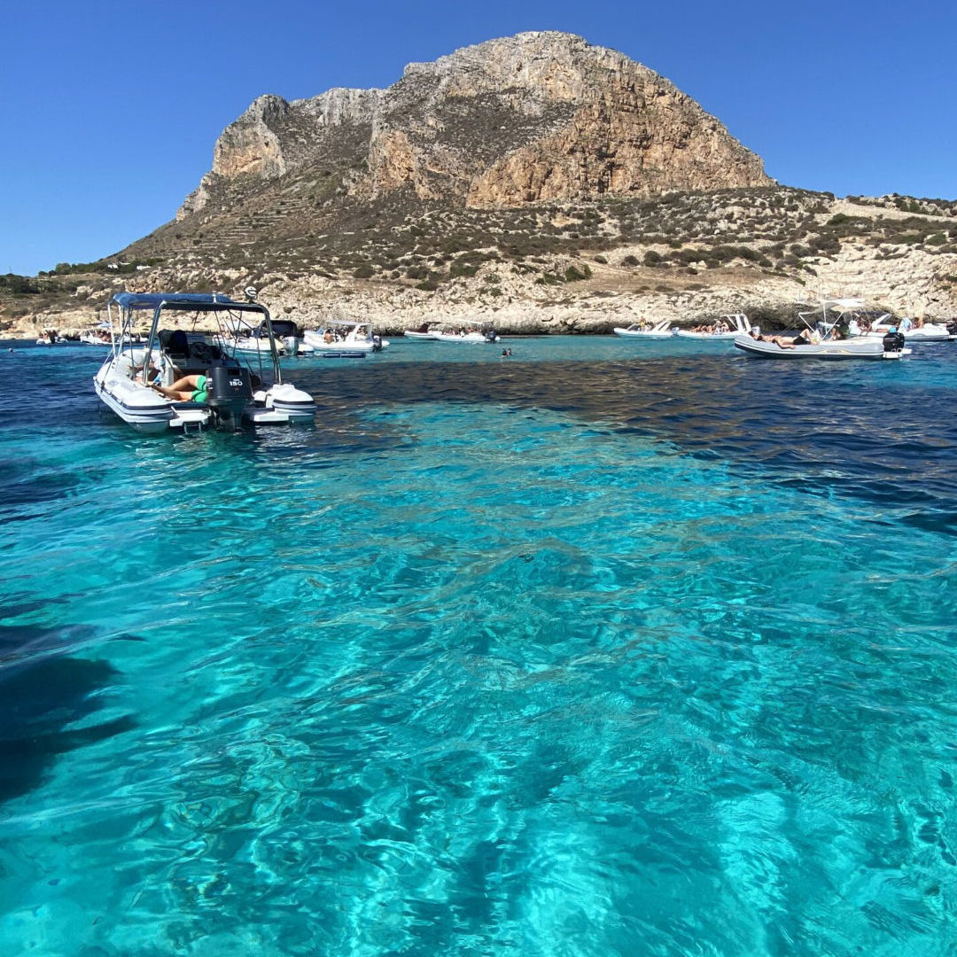 Tour di Favignana e Levanzo in Gommone