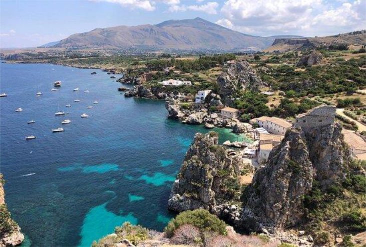 Il borgo e il paradiso Scopello, Riserva dello Zingaro