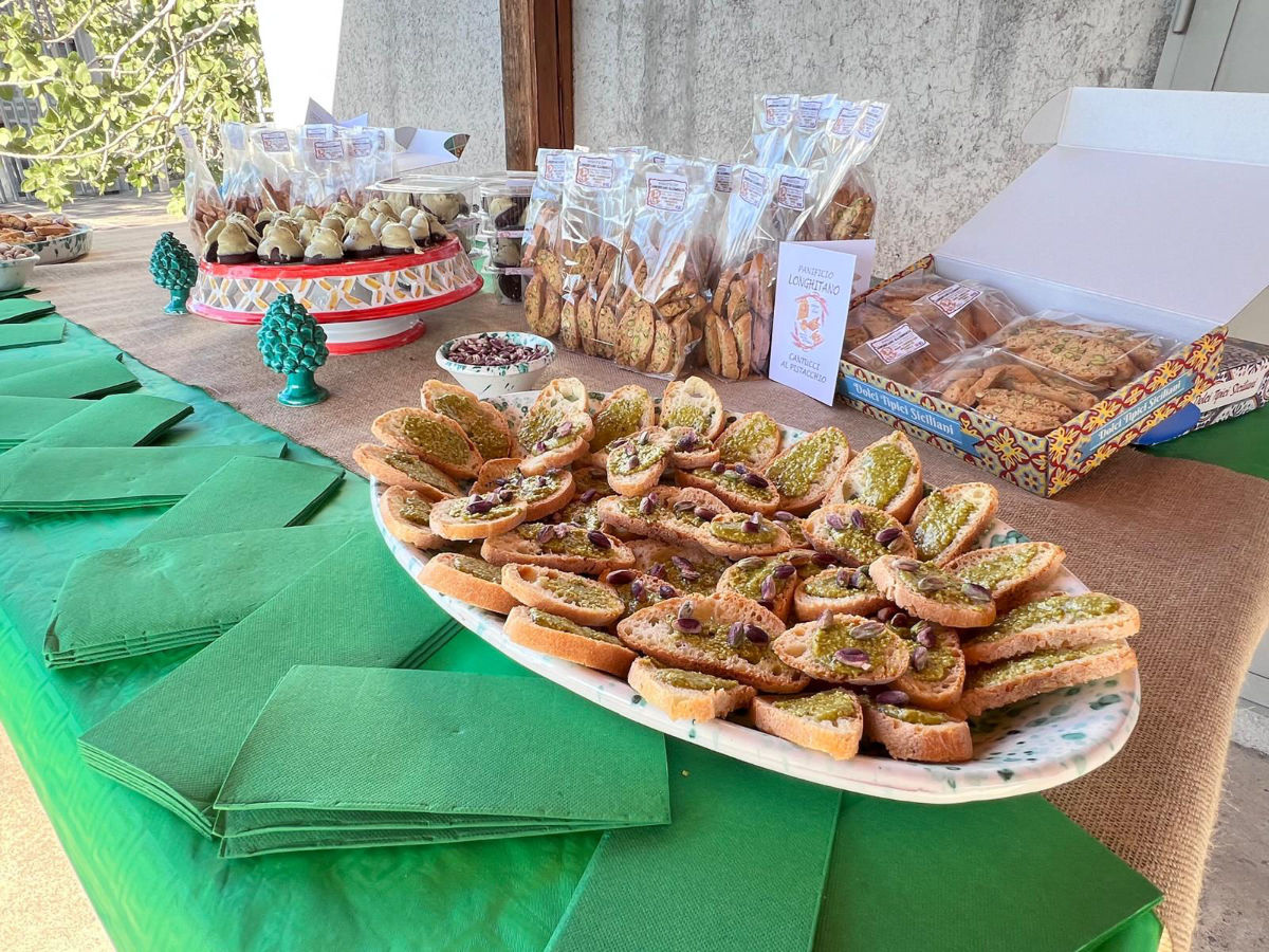 Tour nei Pistacchieti di Bronte con Degustazione