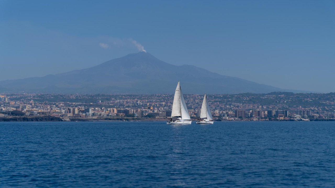 Tour in barca a vela da Catania