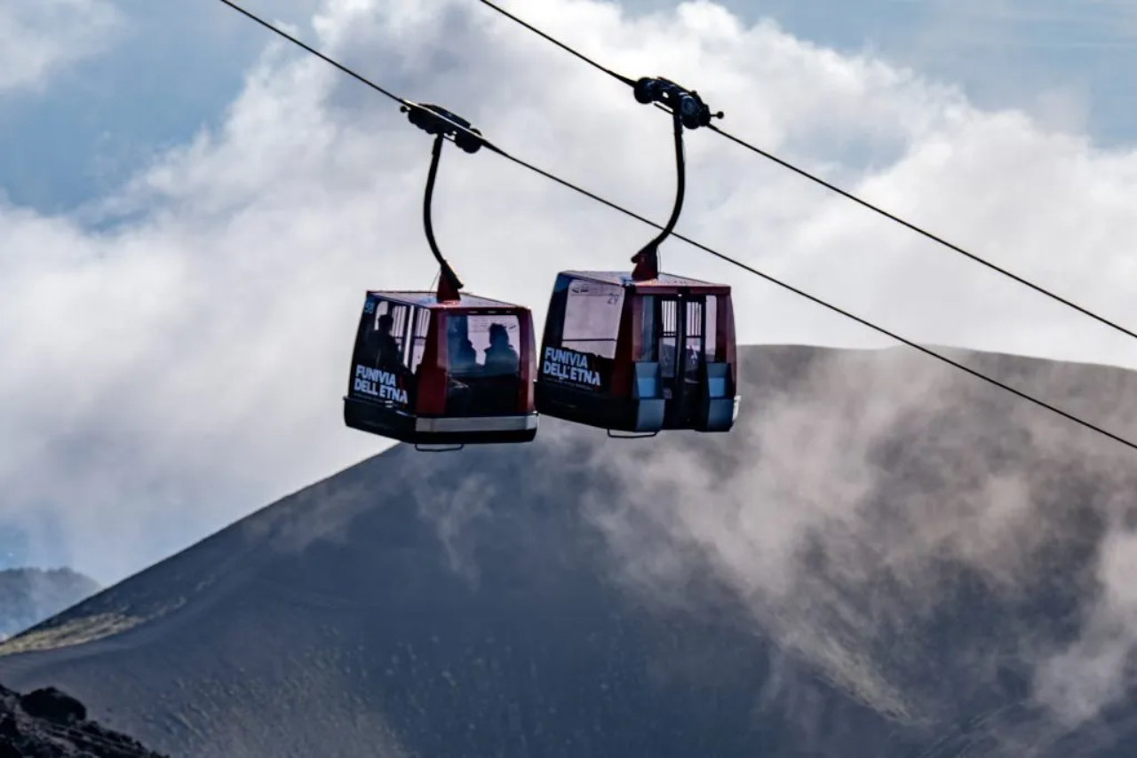 Etna panoramico in funivia: biglietto A/R fino a 2500 m