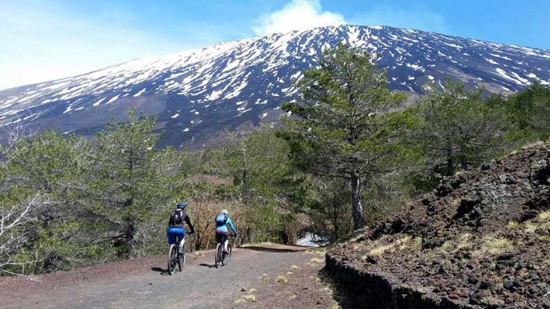 Escursione sull’Etna in MTB – mezza giornata da Rifugio Sapienza