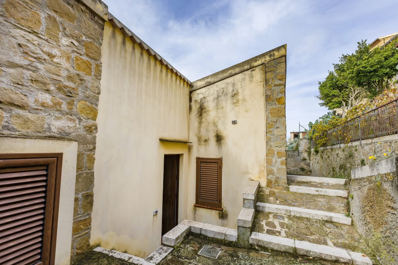 Colonna – Casa Vacanza a Motta D’Affermo