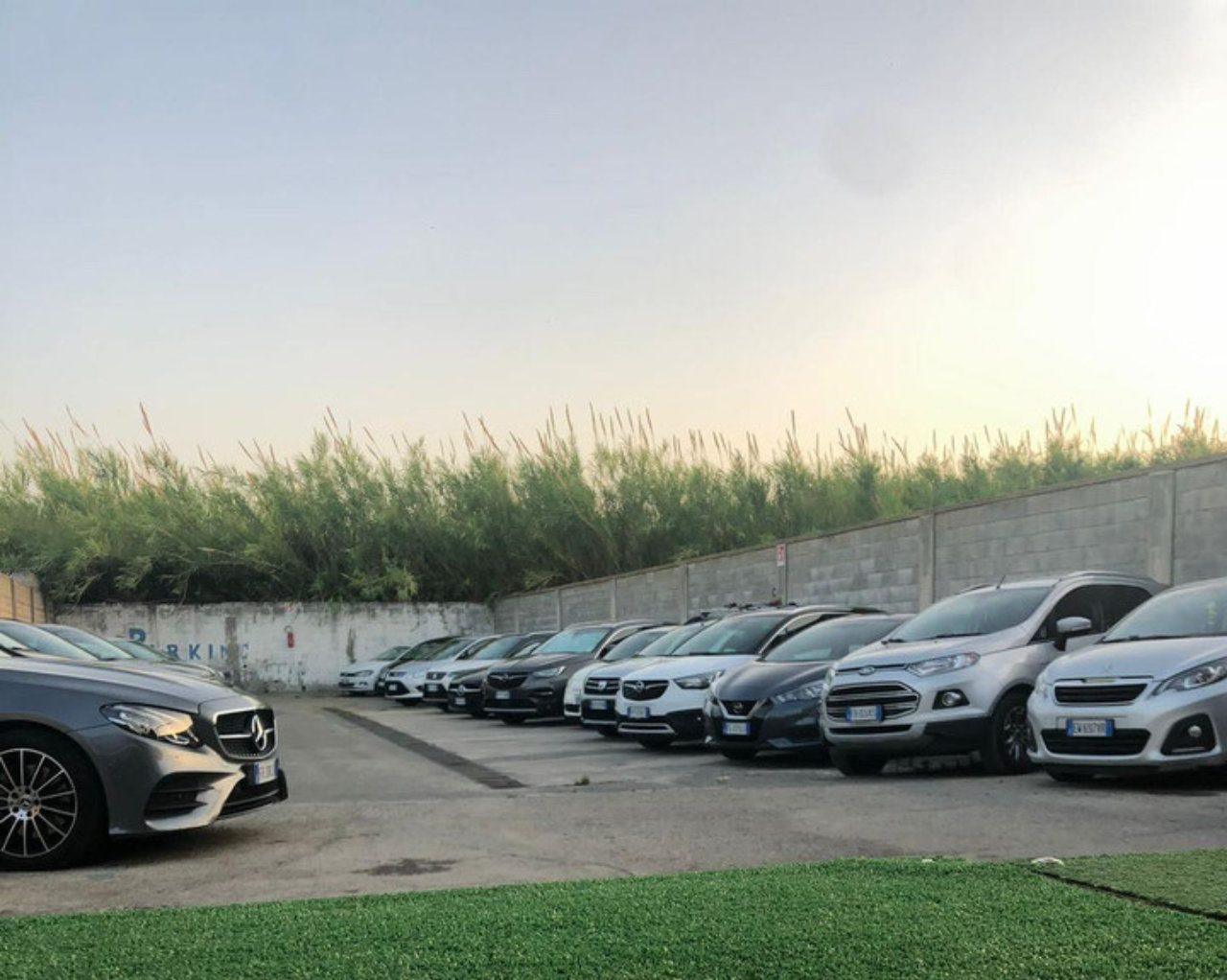 Garage Mignon Parcheggio Scoperto Navetta Porto Milazzo