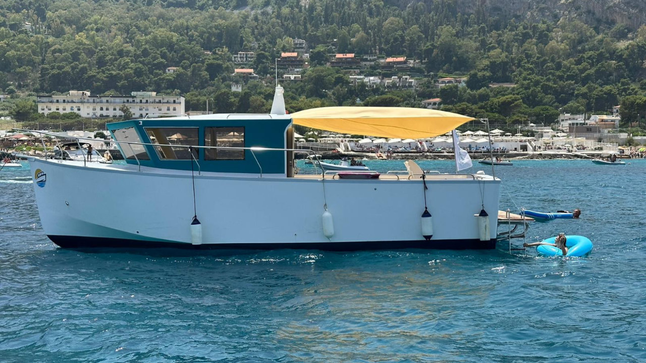 Tour in barca a Mondello 4 ore con aperitivo e bagno