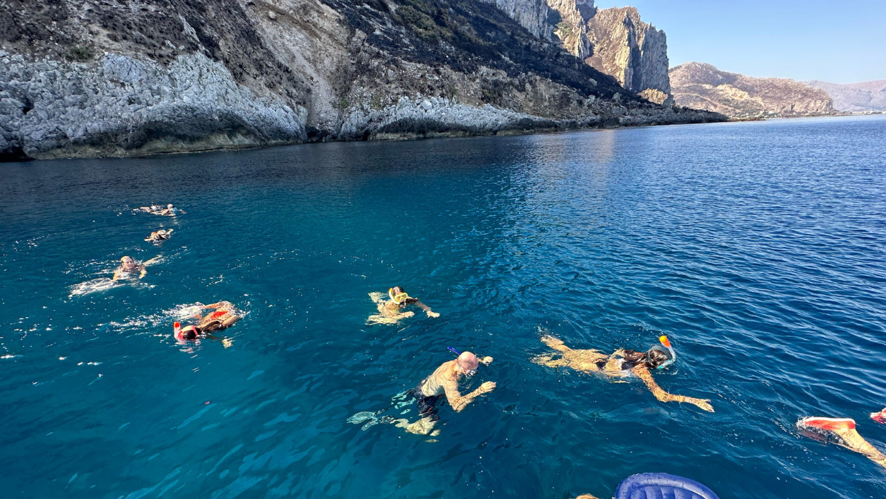 Tour in barca a Mondello 4 ore con aperitivo e bagno