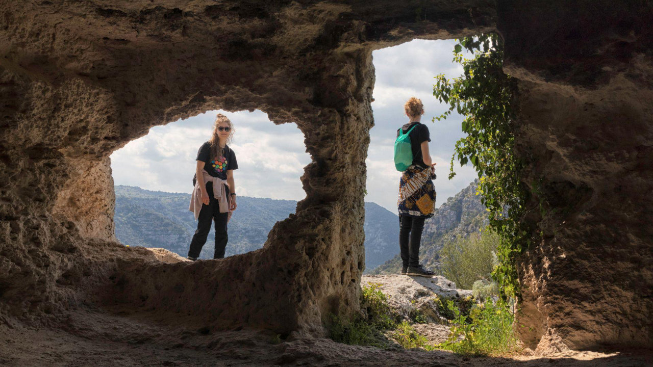 Pantalica: Escursione tra Archeologia e Natura in Sicilia