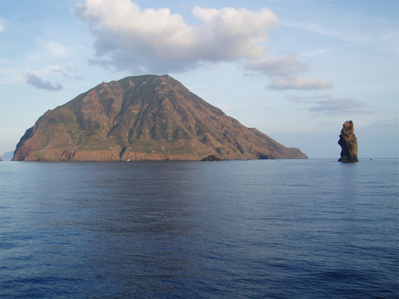 Tour in barca a Filicudi e Alicudi da Lipari