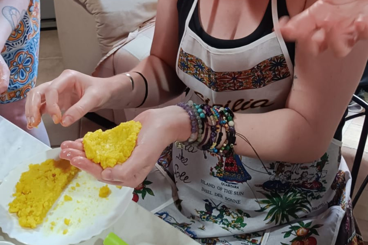 Cooking class siciliana gluten free in casa privata