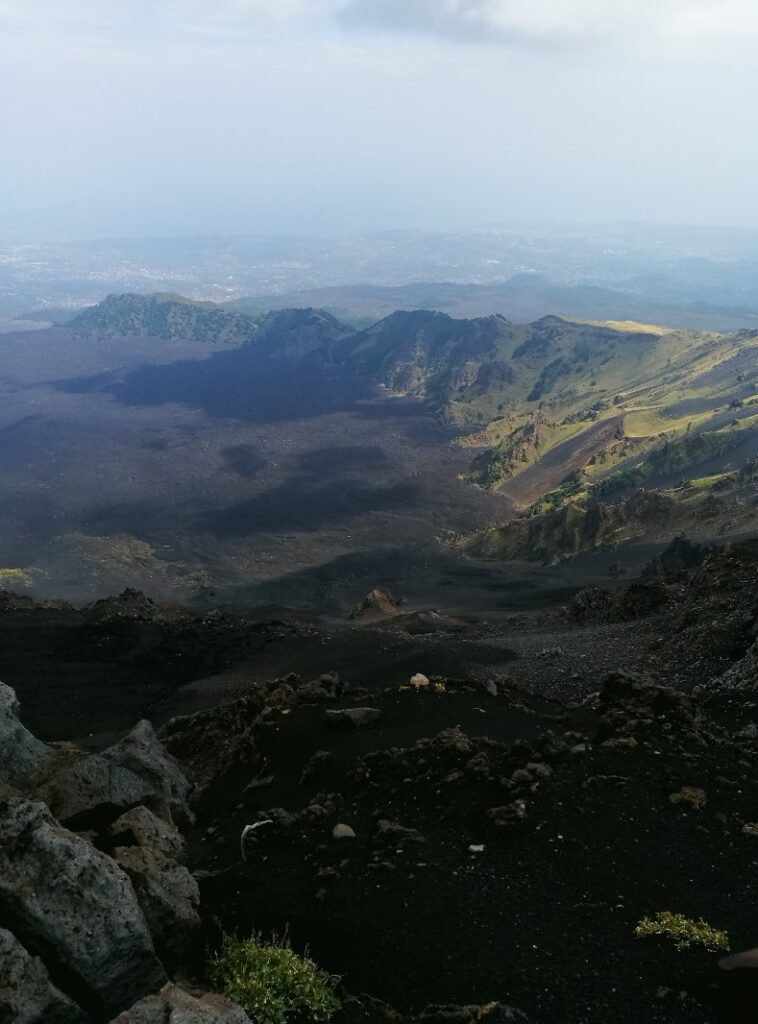 Trekking ai crateri dell’Etna