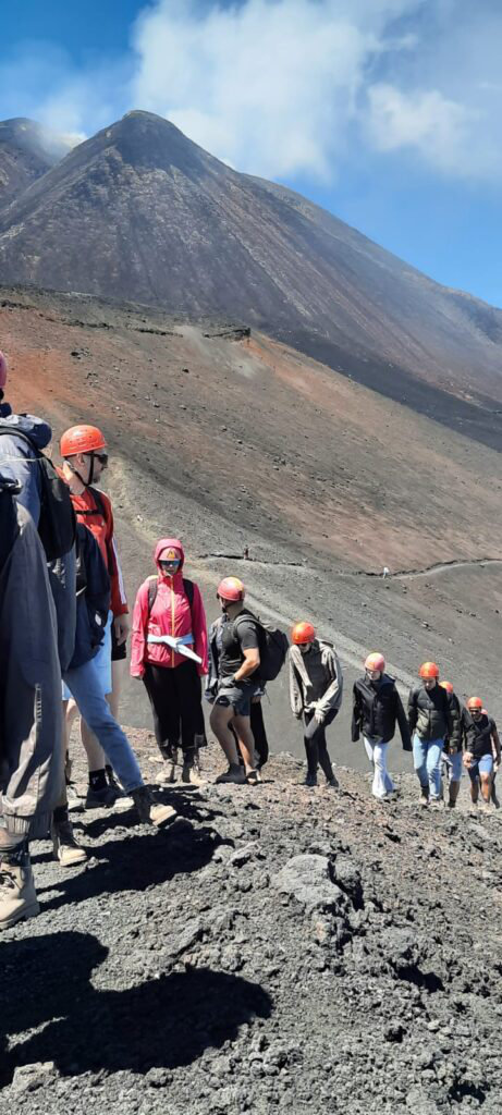 Trekking ai crateri dell’Etna