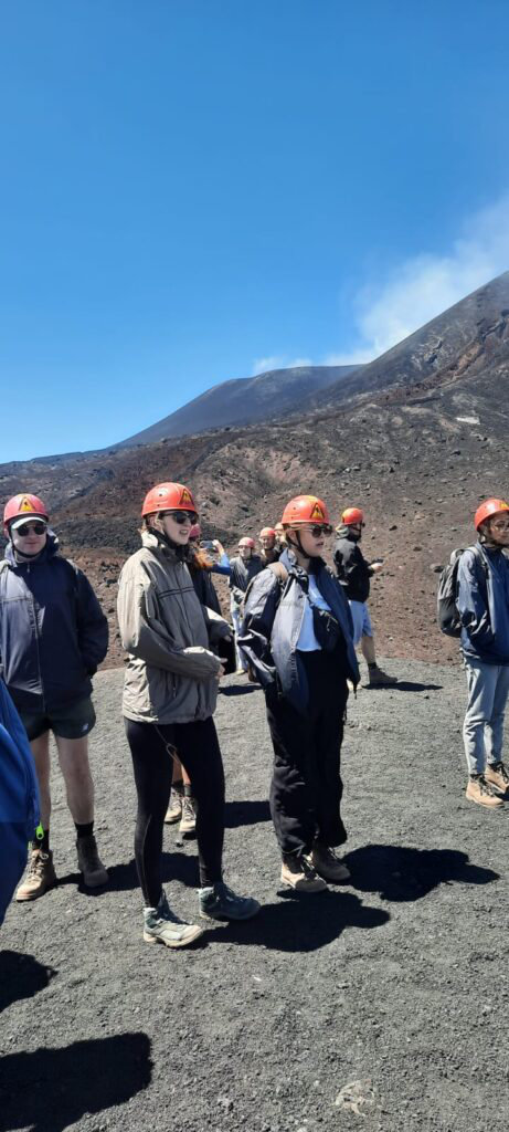 Trekking ai crateri dell’Etna