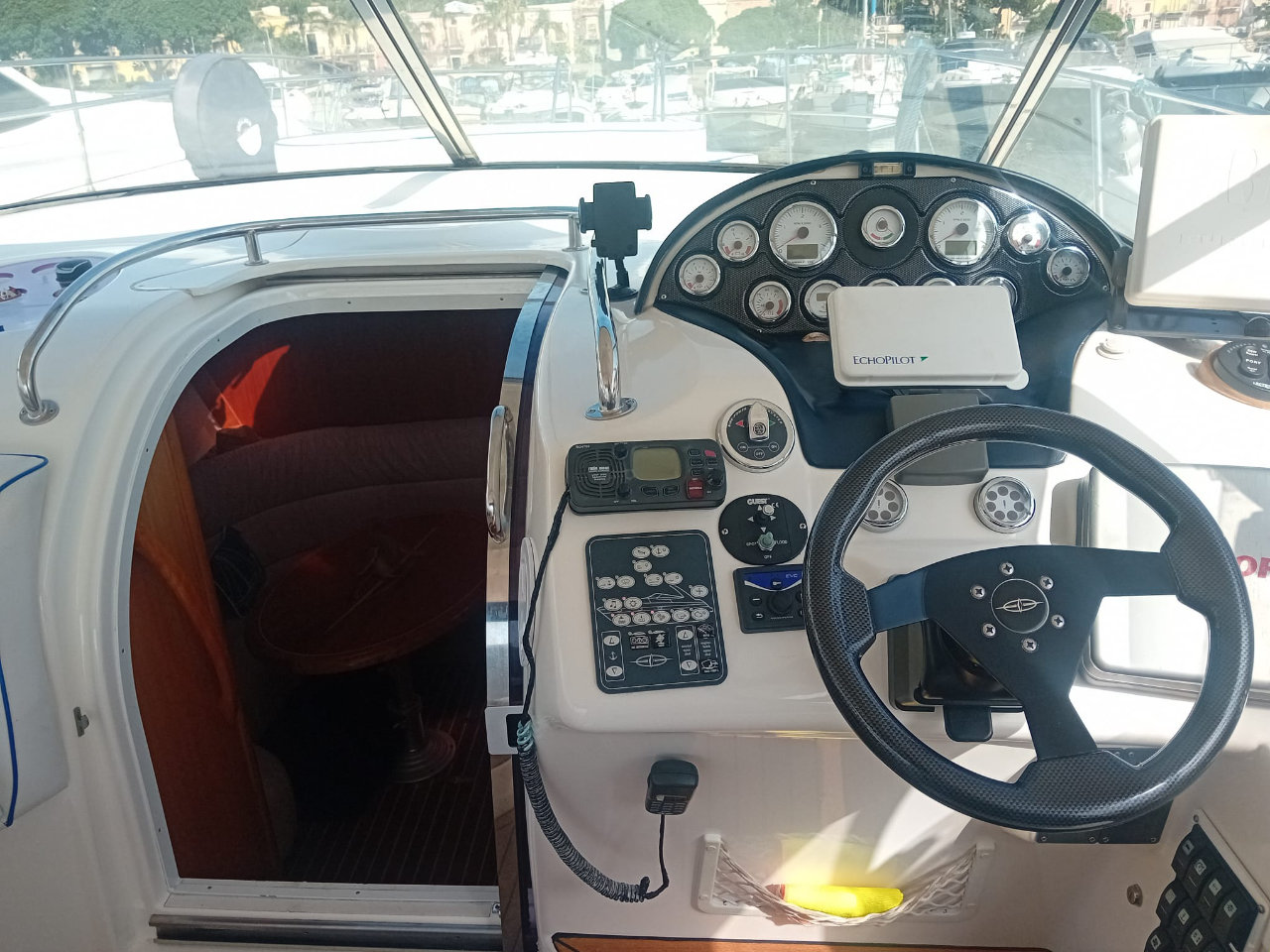 Tour in Yacht a Milazzo con Aperitivo e Bevande – Mezza Giornata