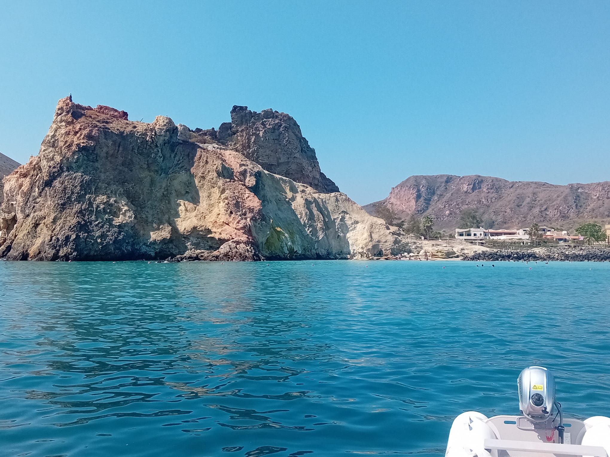 Escursione in Yacht a Milazzo – Giornata Intera con Pranzo di Pesce e Aperitivo