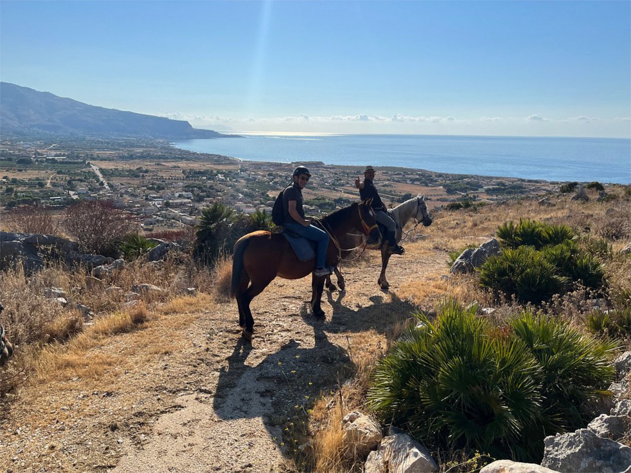Passeggiata a Cavallo a Monte Cofano e Baia di Cornino con Grotta Mangiapane