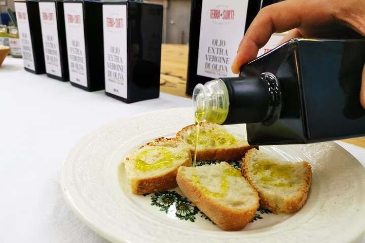 Tour dell’olio a Sortino: uliveto, frantoio e degustazione