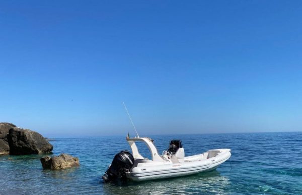 Escursione in gommone alle Isole Egadi – Favignana e Levanzo