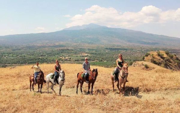 A Cavallo nella Valle dell’Alcantara – Natura, Relax e Libertà tra i Sentieri Fluviali