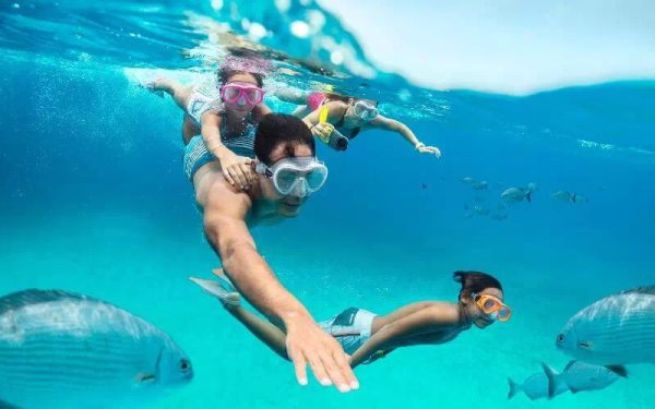 Snorkeling all’Isola Bella: fondali incantevoli e grotte segrete a Taormina